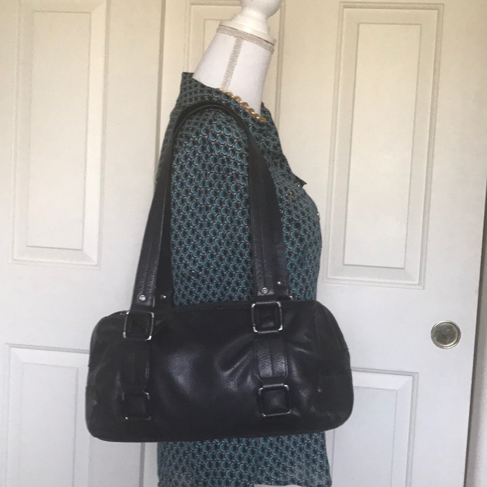 Kenneth Cole Reactions dark blue leather purse